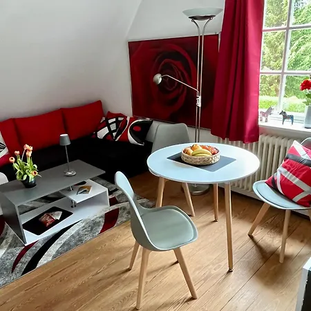 Apartment Kleine Landhaus-perle Am Schlosspark Eutin